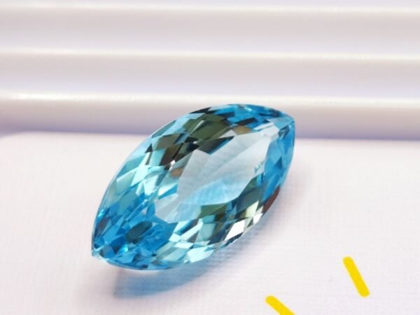 Topaze Bleue 15.99 CT