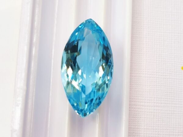 Topaze Bleue 15.99 CT