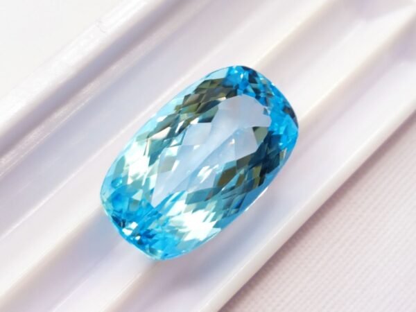 Topaze Bleue 15.19 CT