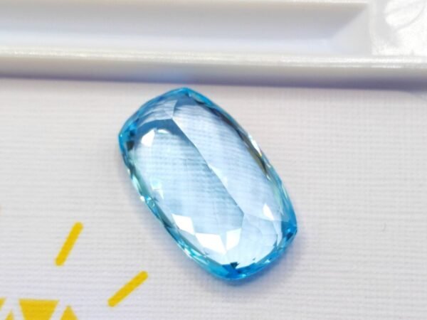 Topaze Bleue 15.19 CT