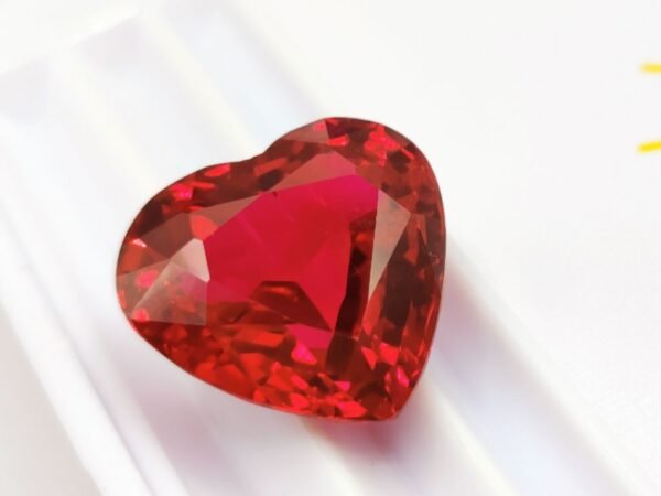 Rubis de laboratoire 26.7 CT