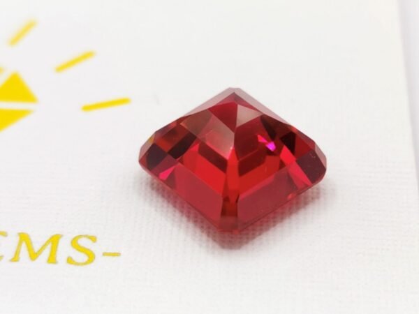 Rubis de laboratoire 11.81 CT