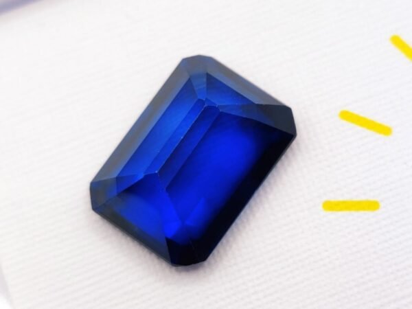 Saphir de Laboratoire 12.22 CT