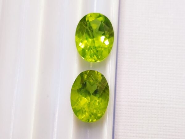 Péridot 4.21 CT