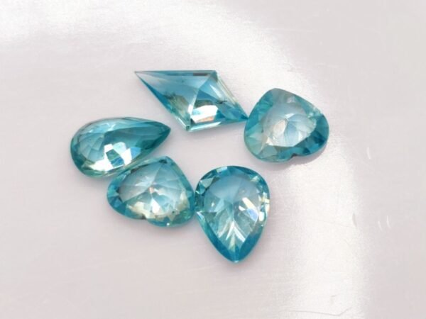 Zircon Bleu 6.74 CT