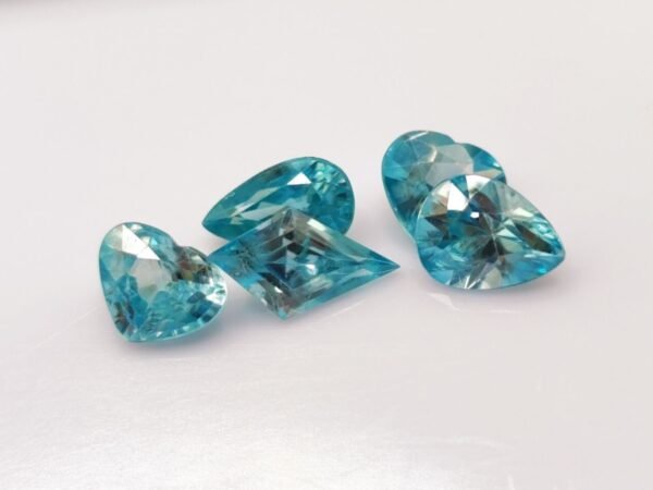 Zircon Bleu 6.74 CT