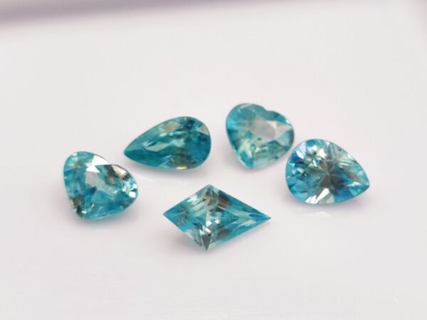 Zircon Bleu 6.74 CT