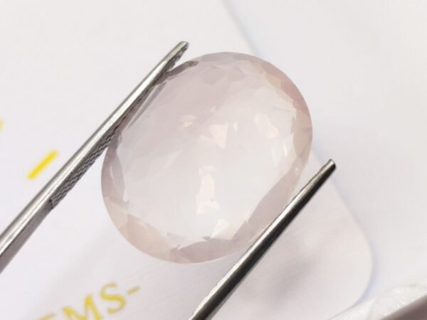 quartz pink oval cut 20.05 carats