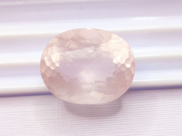 quartz pink oval cut 20.05 carats