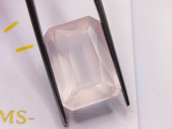 Quartz Rose 16.34 CT