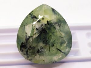 Prehnite 125.01 CT