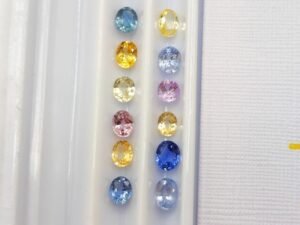 lot saphirs blue, pink, yellow oval cut 2.53 carats