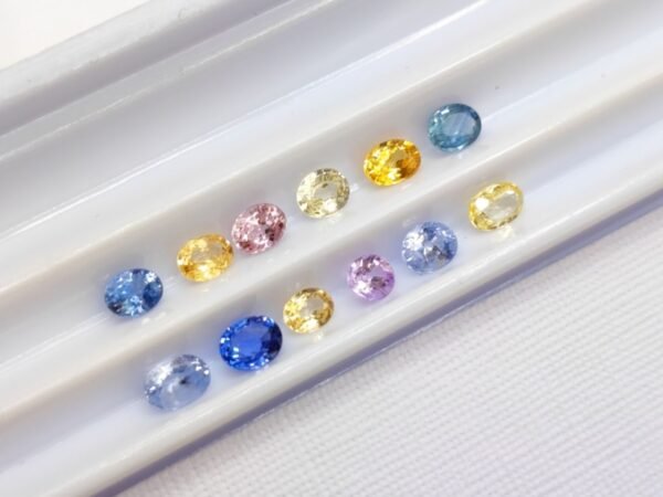 lot saphirs blue, pink, yellow oval cut 2.53 carats