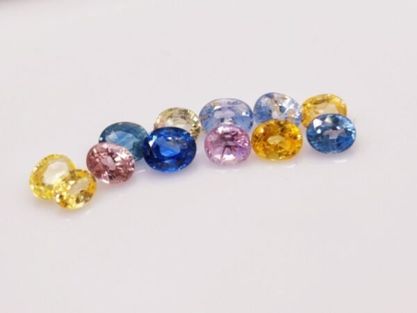 lot saphirs blue, pink, yellow oval cut 2.53 carats