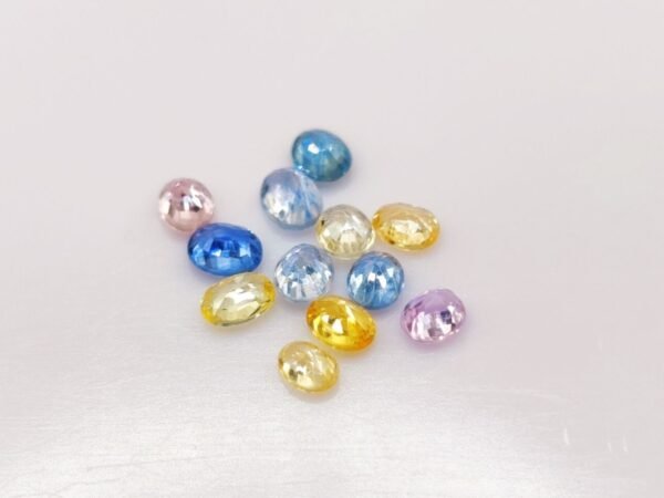 lot saphirs blue, pink, yellow oval cut 2.53 carats