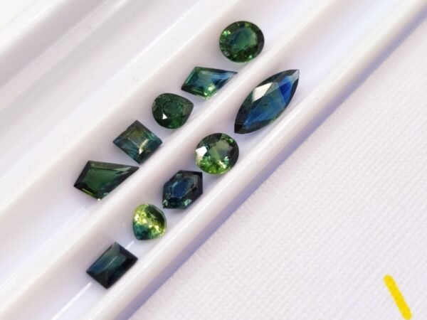 lot 10 saphirs blue green mixed shape 3.02 carats