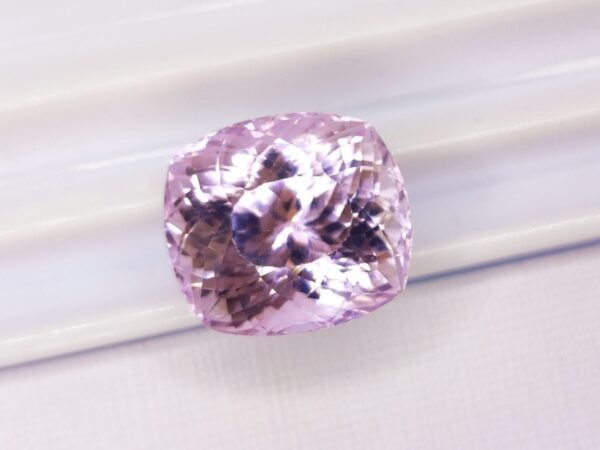 Kunzite 9.95 CT cushion cut pink transparent