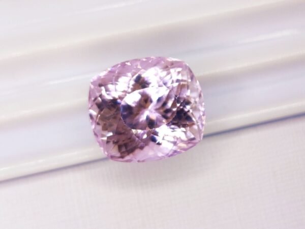 Kunzite 9.95 CT cushion cut pink transparent
