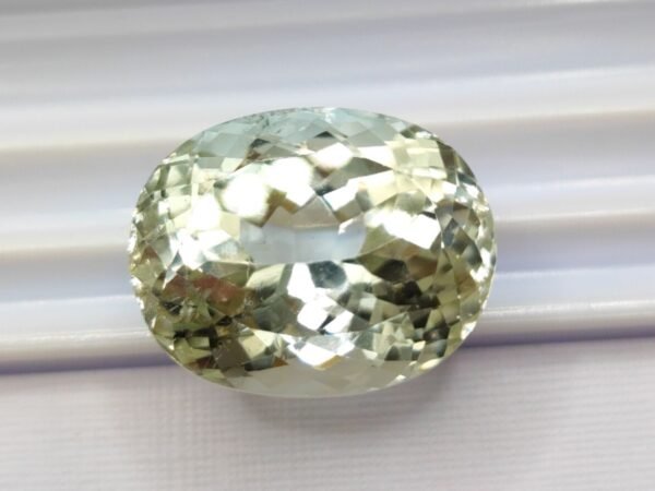 spodumene green oval cut 32.16 carats