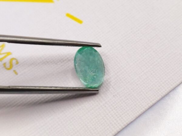 green emerald oval cut 1.85 carats