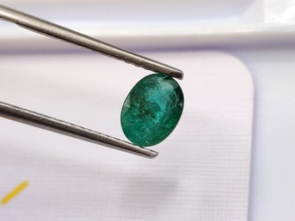 green emerald oval cut 1.47 carats