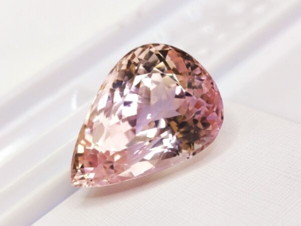 Kunzite 42.30 CT pear cut rose gold