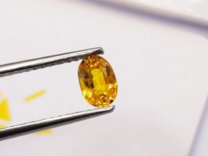 saphir yellow oval cut 1.11 carats