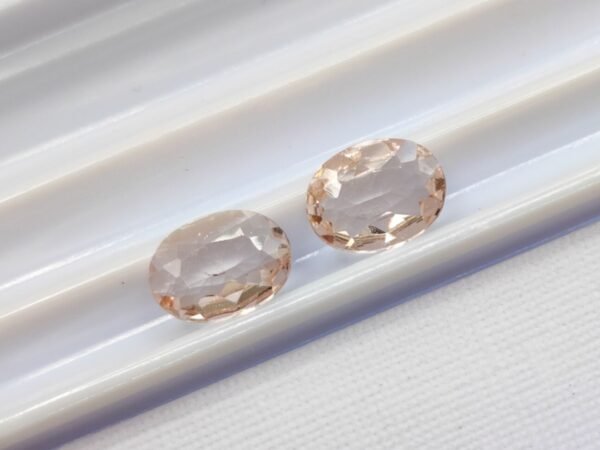 lotmorganite peach pink oval cut 1.66 carats