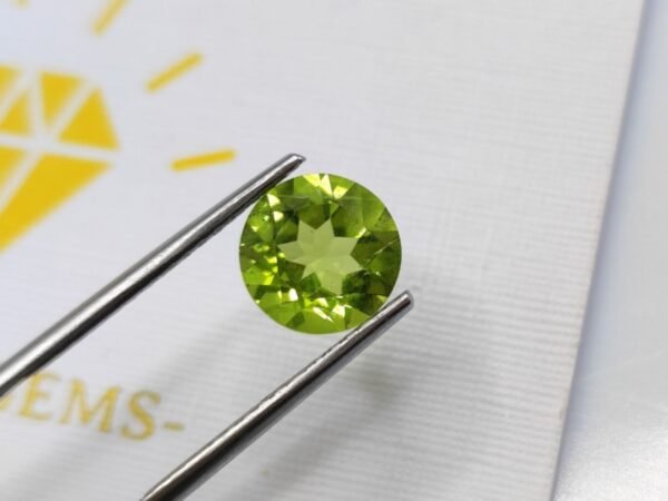 peridot green round cut 2.55 carats
