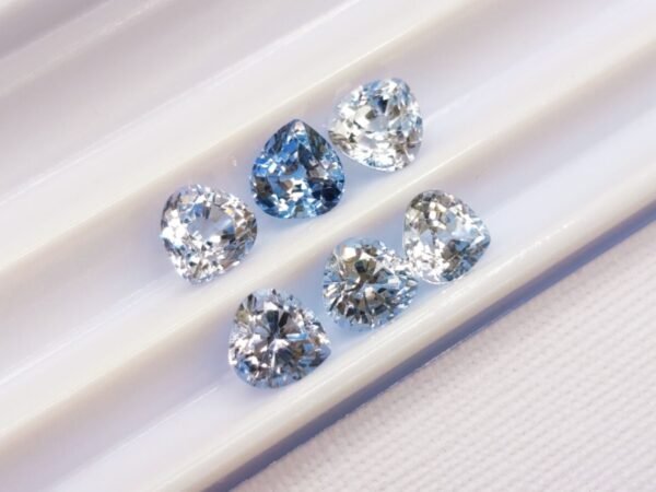 lot 6 saphirs light blue pear cut 3.27 carats