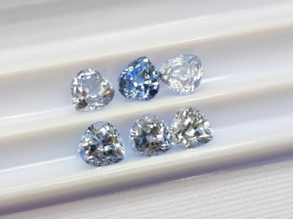 lot 6 saphirs light blue pear cut 3.27 carats