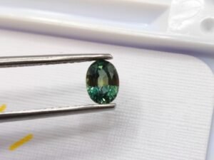 saphir blue green oval cut 1.16 carats