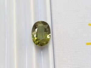 saphir green oval cut 2.39 carats