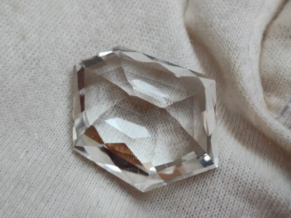 white transparent quartz fancy cut 50.15 carats
