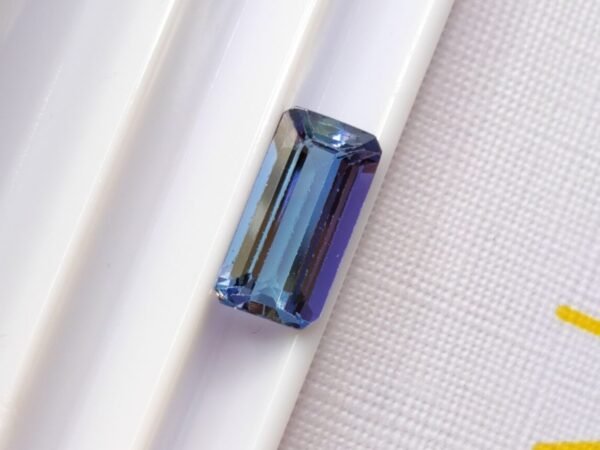 blue green tanzanite octogonal cut 2.20 carats
