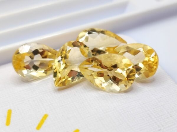 lot five yellow citrines pear cut 13.59 carats