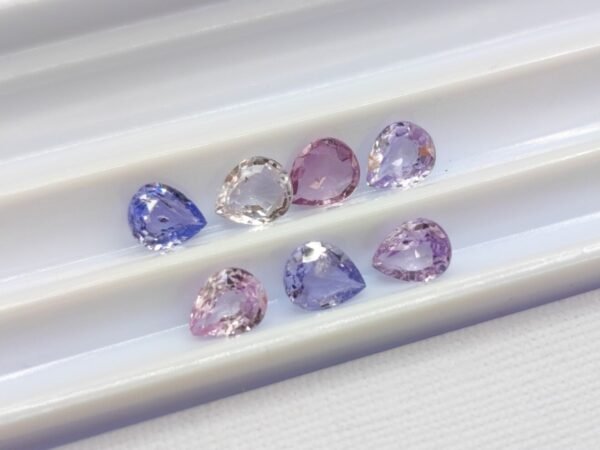 lot saphirs pear cut light blue, pink and purple 2.24 carats