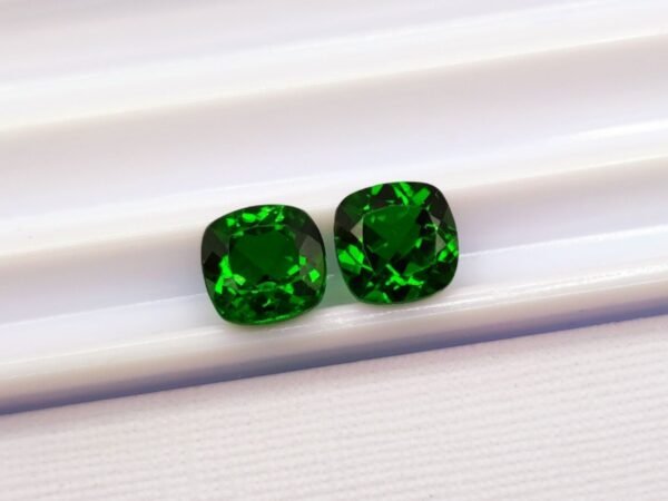 Diopside Chrome 2.12ct green cushion cut