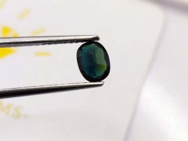 blue green saphir oval cut 1.23 carats