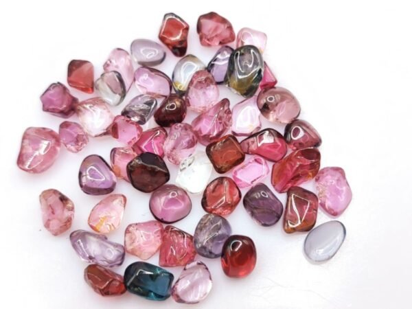 lot 50 spinelles blue, grey, pink, red unshape cabochon 24.58 carats