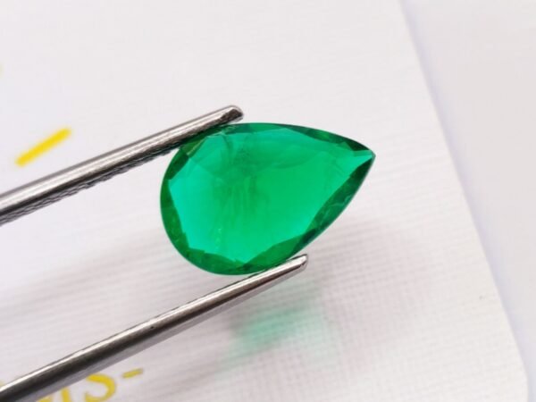 lab emerald green pear cut 3.34 carats