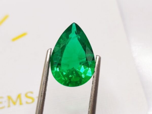 lab emerald green pear cut 3.34 carats