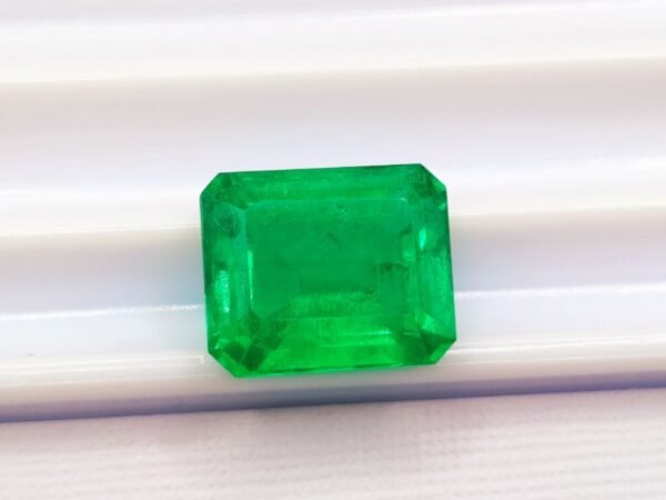 lab emerald green cushion cut 3.68 carats