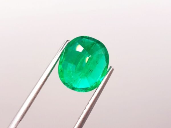 lab emerald green oval cut 4.63 carats