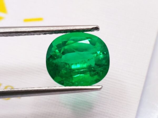 lab emerald green oval cut 4.63 carats
