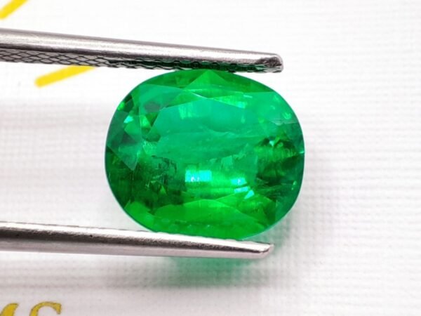 lab emerald green oval cut 4.63 carats