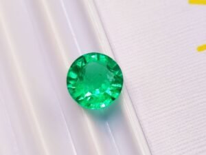 lab green emerald round cut 1.38 carats