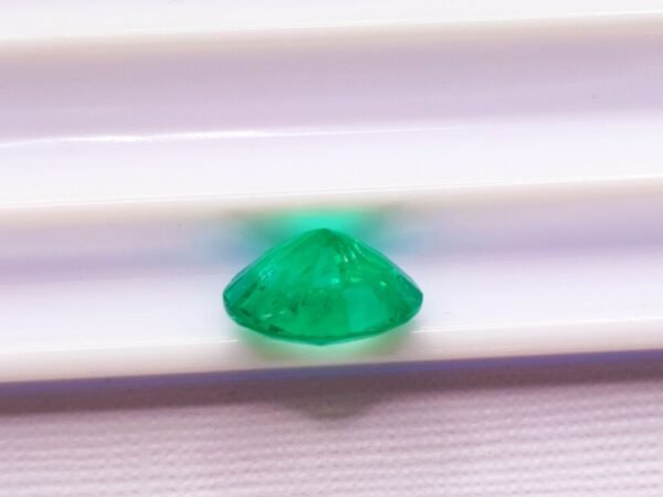 lab green emerald round cut 1.38 carats