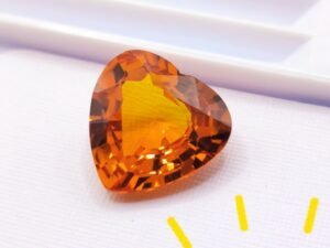 heart cut orange lab saphir 13.33 carats