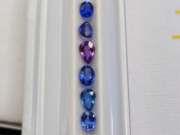 Stone lot 6 saphirs blue pink oval and pear cut 2.55 carats back of stones